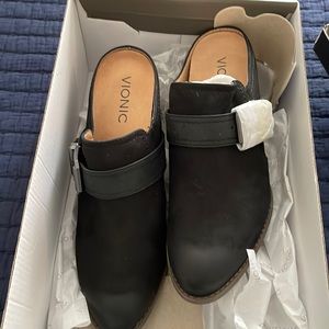 Vionic Upright Cheyanne Open Back Boot